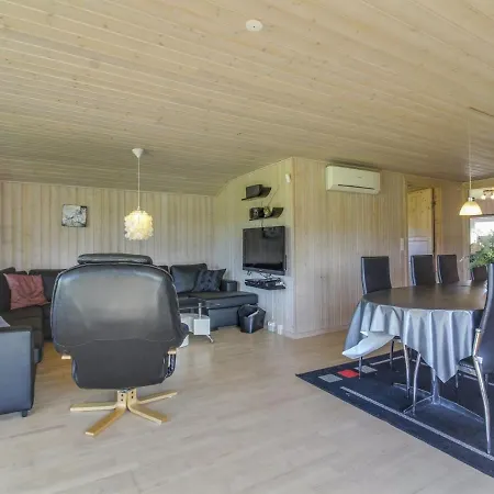 Susan - 600m From The Sea In Nw Jutland By Interhome Nyaraló